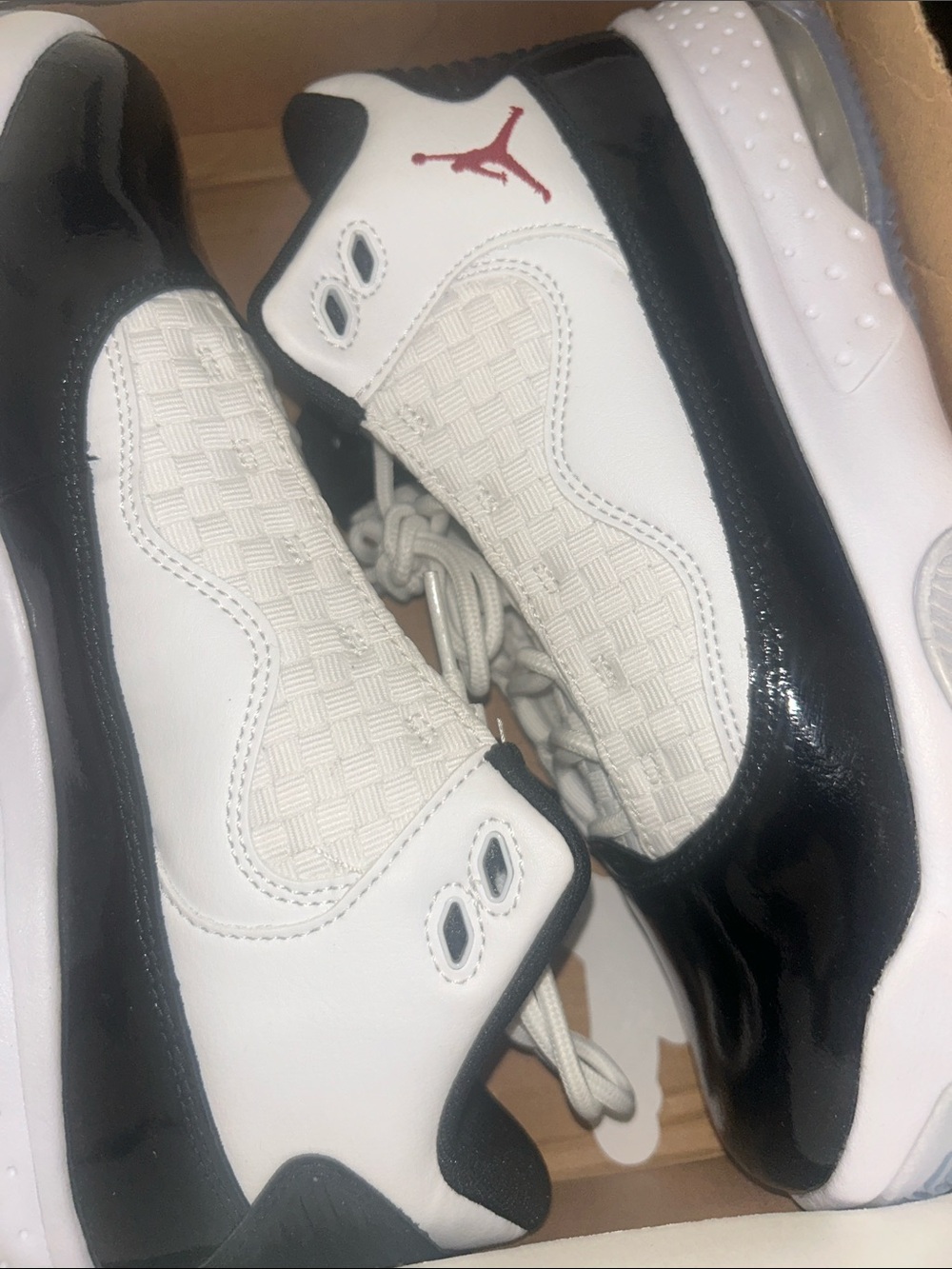 New Jordan sneakers🥳🥳❌❌6.5 youth 8 women ❤️